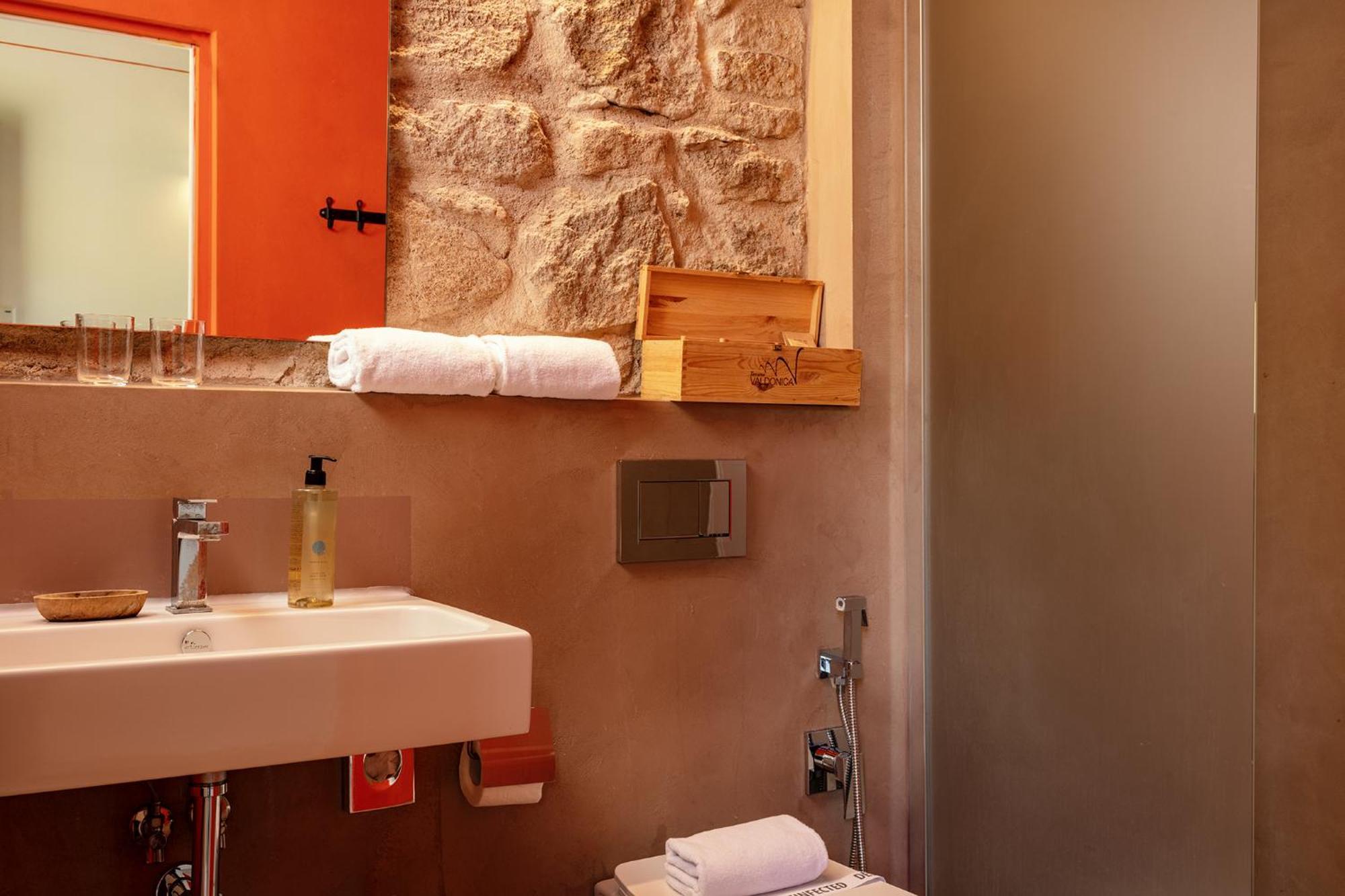 Valdonica Winery Fine Dine & Wine Farm stay